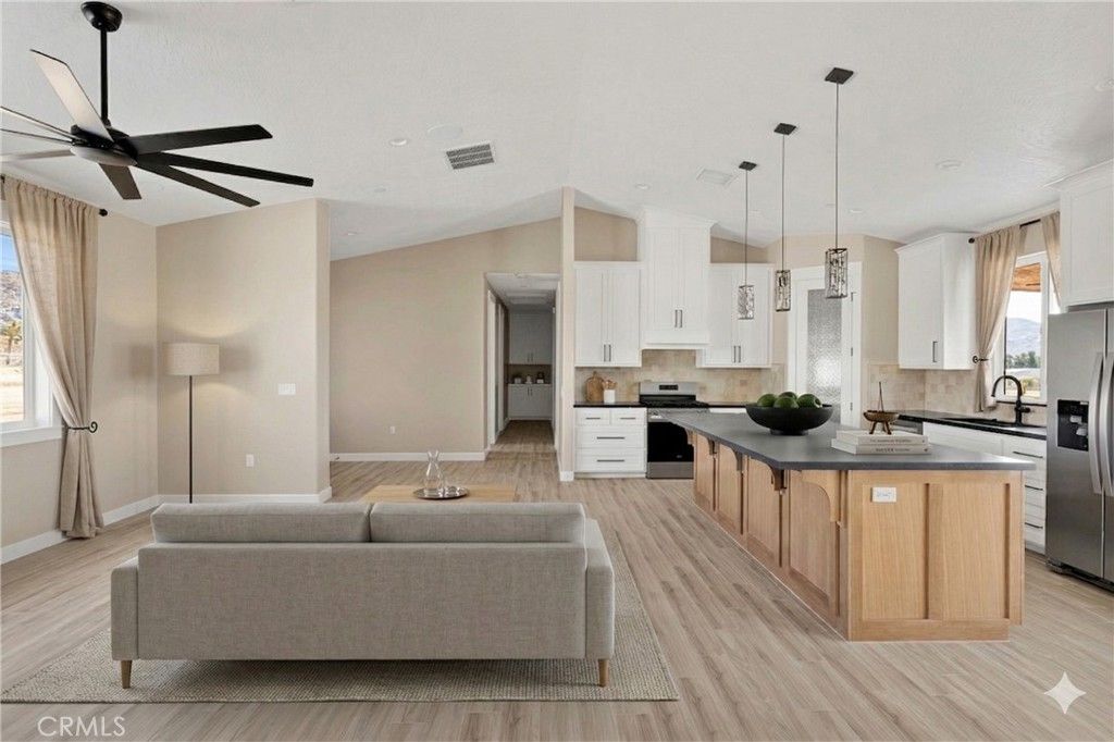 Image 22 of property listing at 23771 Pala, Apple Valley, CA 92307