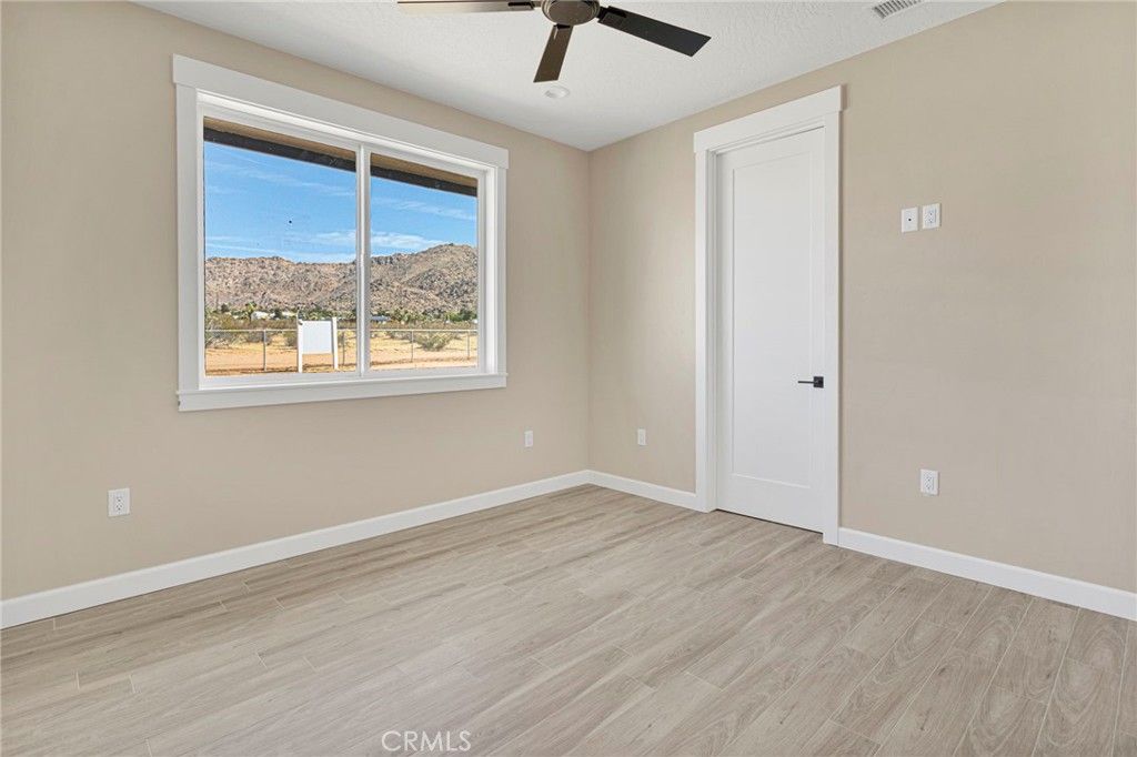 Image 31 of property listing at 23771 Pala, Apple Valley, CA 92307