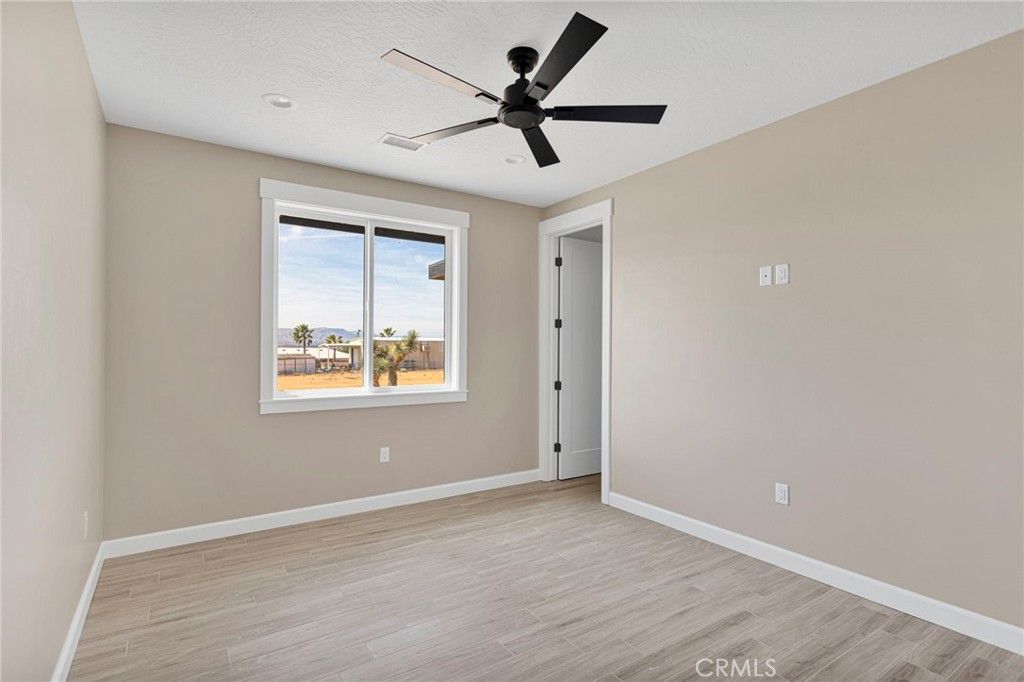 Image 34 of property listing at 23771 Pala, Apple Valley, CA 92307