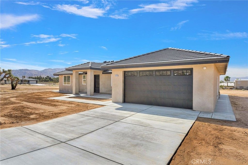 Image 4 of property listing at 23771 Pala, Apple Valley, CA 92307