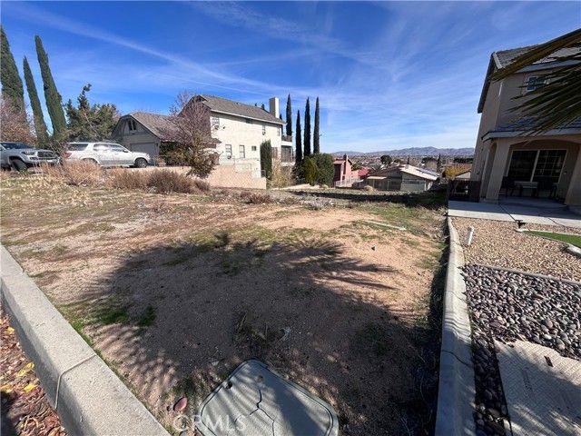 13255 Autumn Leaves, Victorville, CA 92395