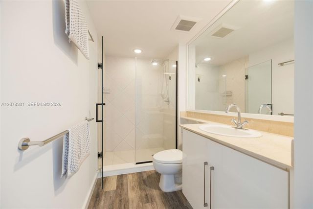 335 S Biscayne Boulevard 2805, Miami, FL 33131