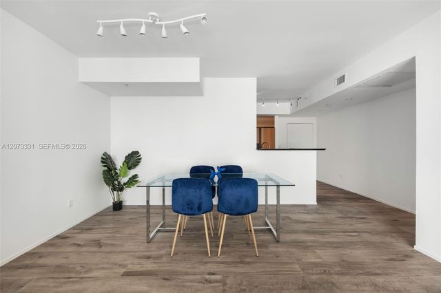 335 S Biscayne Boulevard 2805, Miami, FL 33131
