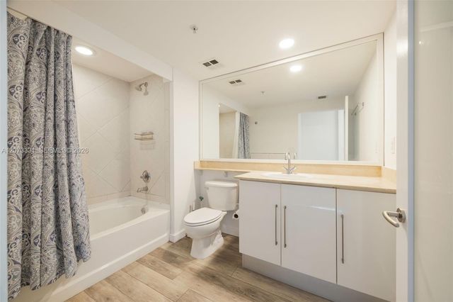 335 S Biscayne Boulevard 2805, Miami, FL 33131