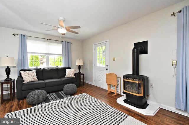 109 MACINTOSH LN, North Wales, PA 19454