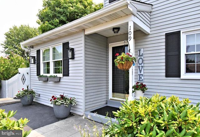 109 MACINTOSH LN, North Wales, PA 19454
