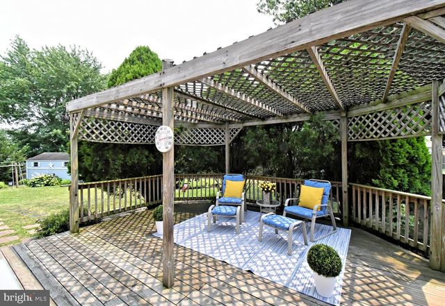 109 MACINTOSH LN, North Wales, PA 19454