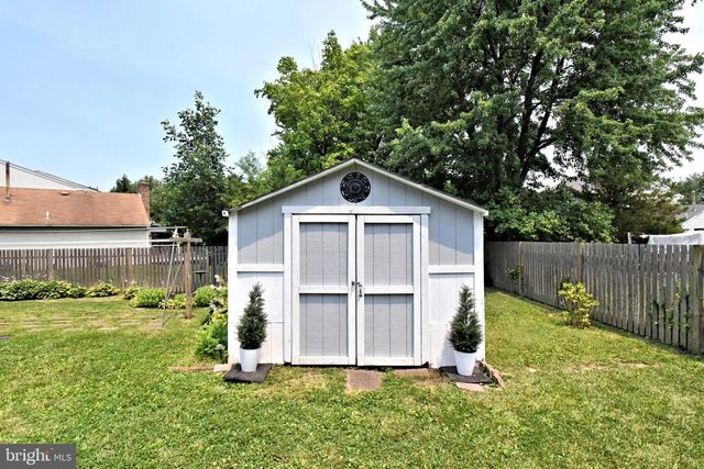 109 MACINTOSH LN, North Wales, PA 19454