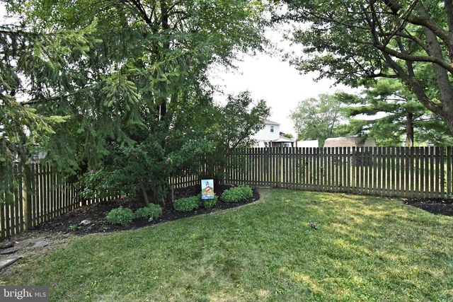 109 MACINTOSH LN, North Wales, PA 19454