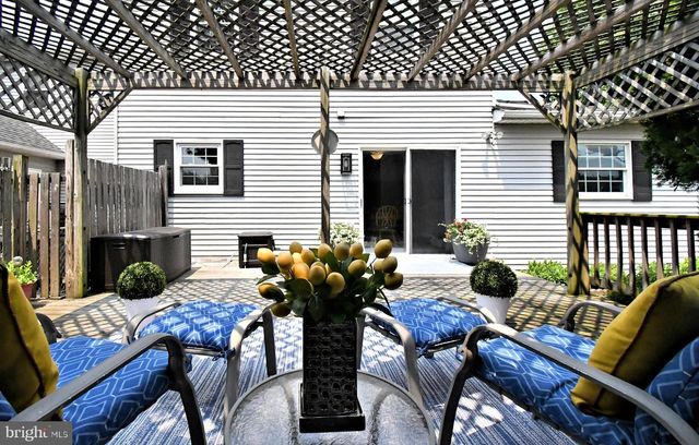 109 MACINTOSH LN, North Wales, PA 19454