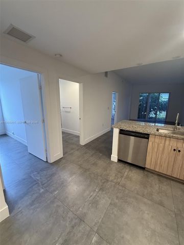 2010 SW 25th Ter 205, Miami, FL 33133