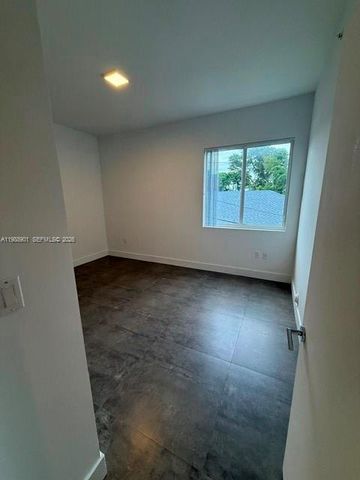 2010 SW 25th Ter 205, Miami, FL 33133
