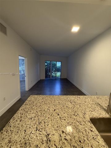 2010 SW 25th Ter 205, Miami, FL 33133