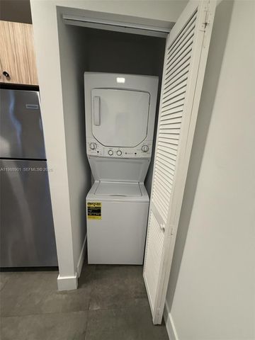 2010 SW 25th Ter 205, Miami, FL 33133