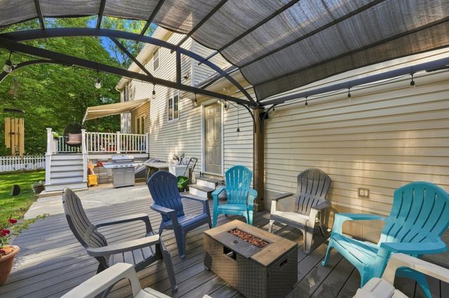 5 Lady Slipper Ln, Methuen, MA 01844