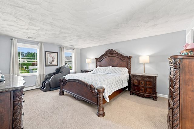5 Lady Slipper Ln, Methuen, MA 01844