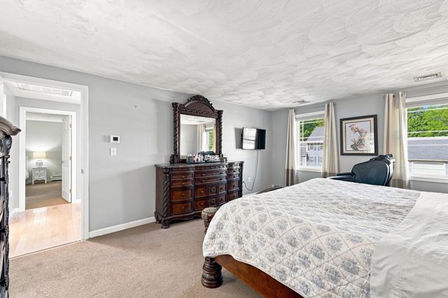5 Lady Slipper Ln, Methuen, MA 01844