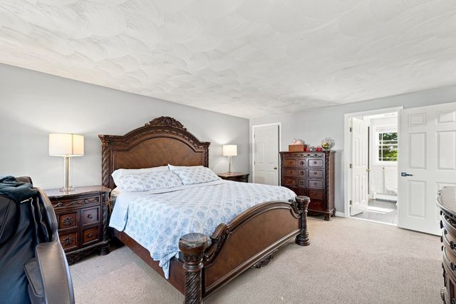 5 Lady Slipper Ln, Methuen, MA 01844