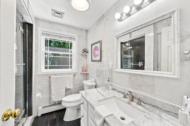 5 Lady Slipper Ln, Methuen, MA 01844
