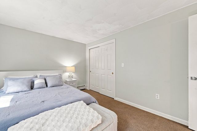 5 Lady Slipper Ln, Methuen, MA 01844