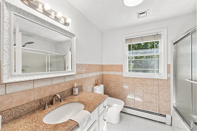5 Lady Slipper Ln, Methuen, MA 01844