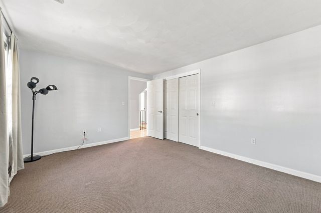 5 Lady Slipper Ln, Methuen, MA 01844