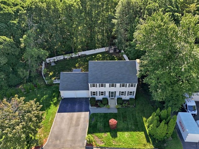 5 Lady Slipper Ln, Methuen, MA 01844