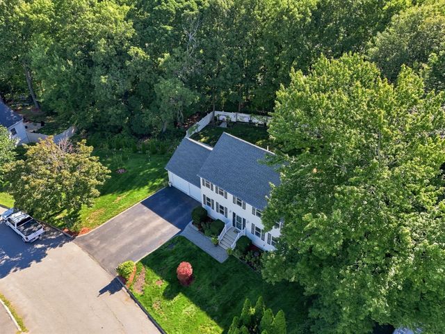 5 Lady Slipper Ln, Methuen, MA 01844