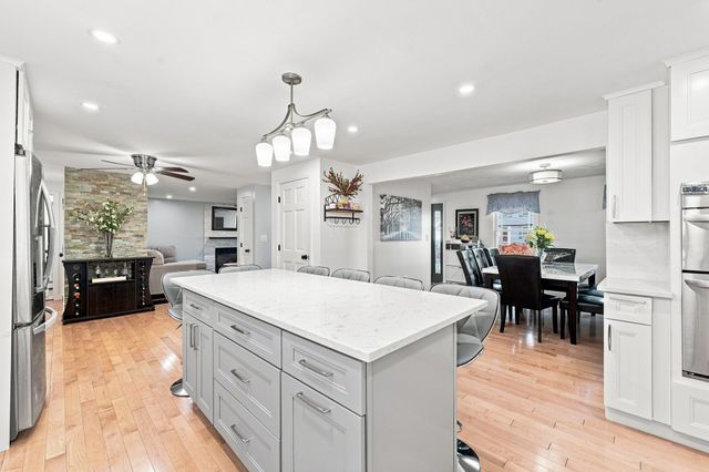 5 Lady Slipper Ln, Methuen, MA 01844