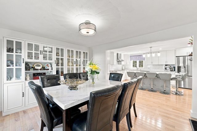 5 Lady Slipper Ln, Methuen, MA 01844