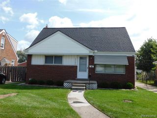 25094 Waldorf Street, Roseville, MI 48066