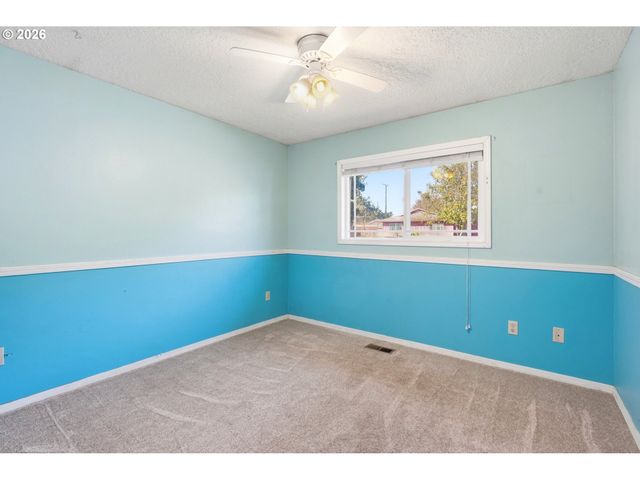 1764 Sw ALMOND Ct, Mc Minnville, OR 97128