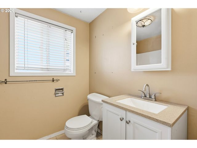 1764 Sw ALMOND Ct, Mc Minnville, OR 97128