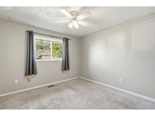 1764 Sw ALMOND Ct, Mc Minnville, OR 97128