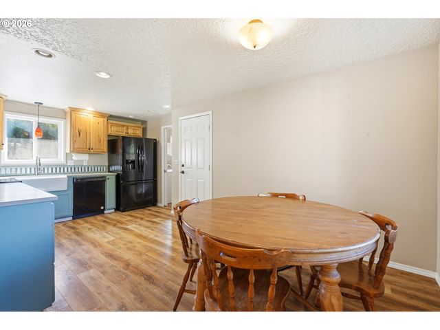 1764 Sw ALMOND Ct, Mc Minnville, OR 97128