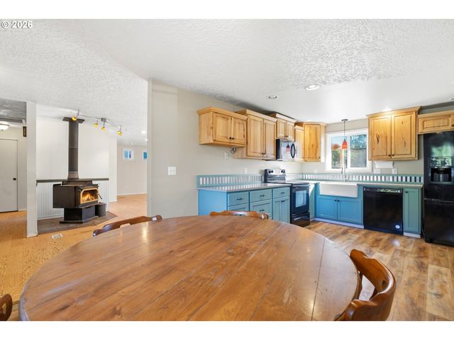 1764 Sw ALMOND Ct, Mc Minnville, OR 97128