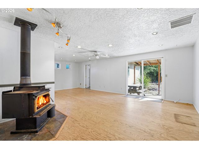 1764 Sw ALMOND Ct, Mc Minnville, OR 97128