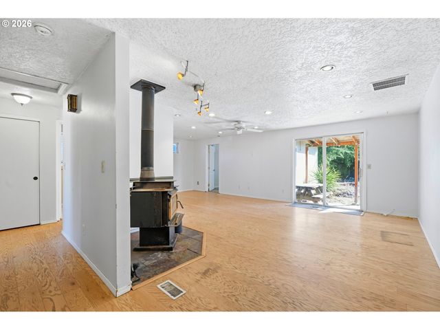 1764 Sw ALMOND Ct, Mc Minnville, OR 97128