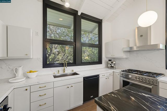 4161 Coralee Ln, Lafayette, CA 94549