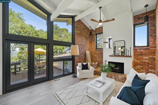 4161 Coralee Ln, Lafayette, CA 94549