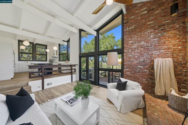 4161 Coralee Ln, Lafayette, CA 94549