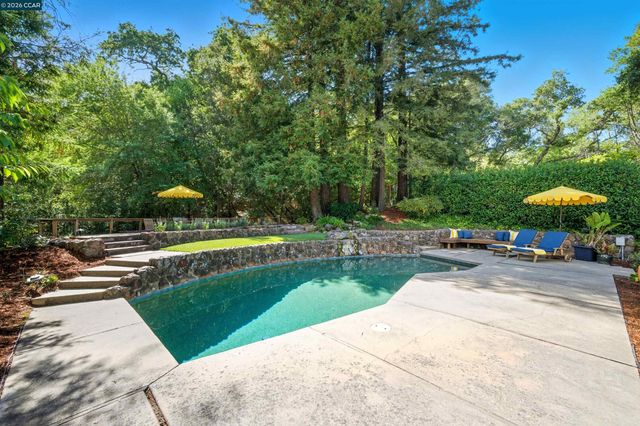 4161 Coralee Ln, Lafayette, CA 94549