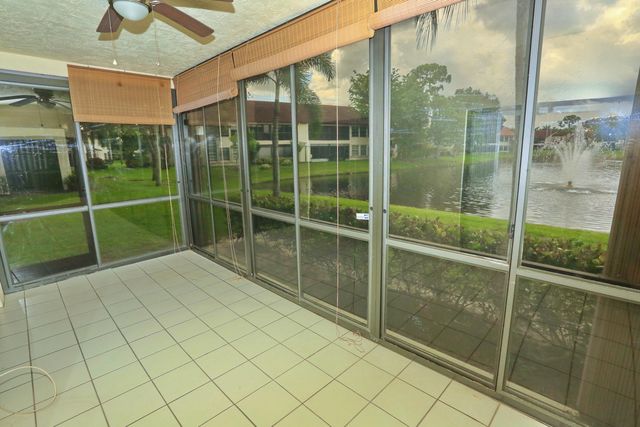 3277 Jog Park Drive, Greenacres, FL 33467