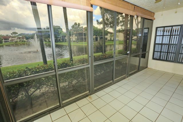 3277 Jog Park Drive, Greenacres, FL 33467