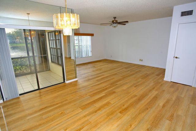3277 Jog Park Drive, Greenacres, FL 33467