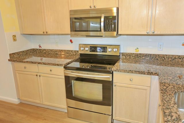 3277 Jog Park Drive, Greenacres, FL 33467