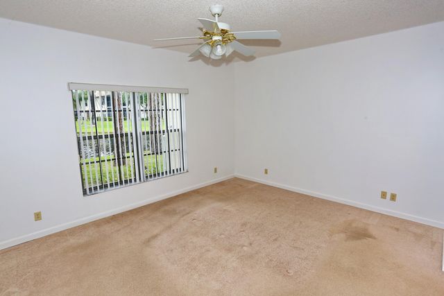3277 Jog Park Drive, Greenacres, FL 33467