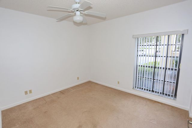 3277 Jog Park Drive, Greenacres, FL 33467