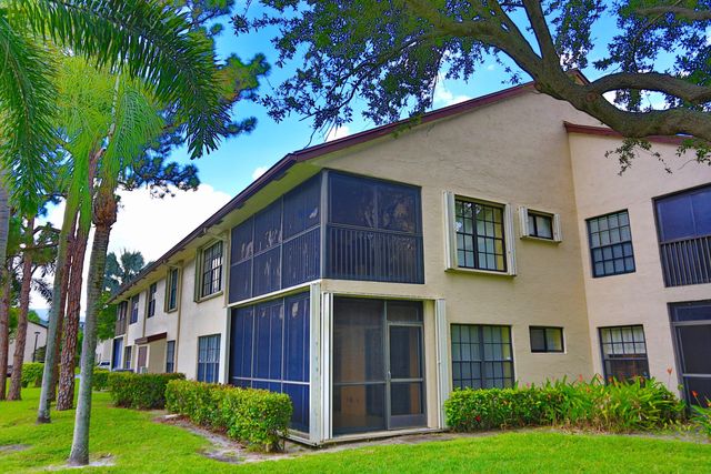 3277 Jog Park Drive, Greenacres, FL 33467