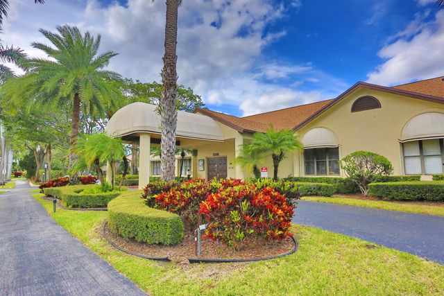 3277 Jog Park Drive, Greenacres, FL 33467